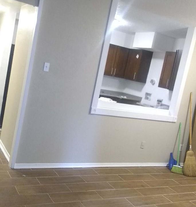 2nd image of 108 N Belvedere Blvd APT 21