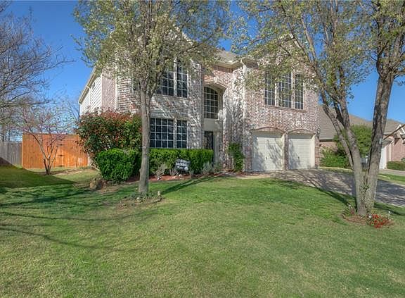 3rd image of 3709 Palmetto Ct