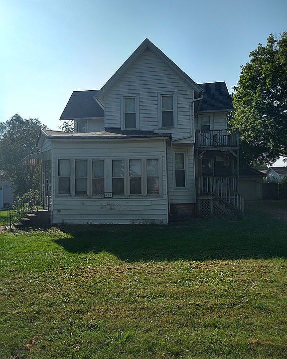 2nd image of 154 W Sheffield St