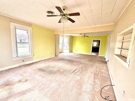 4th image of 808 W White St