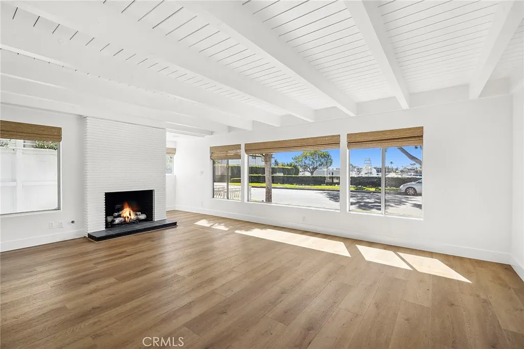5 bed, 2312 sqft, $15,500 — Photo 3
