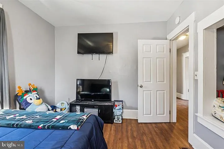 122 Penn St — Photo 22