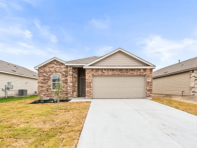 7906 Wonder Woman Dr — Photo 1