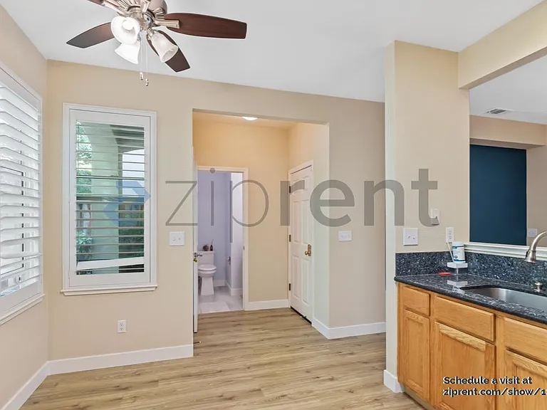 139 Concord Cir — Photo 12