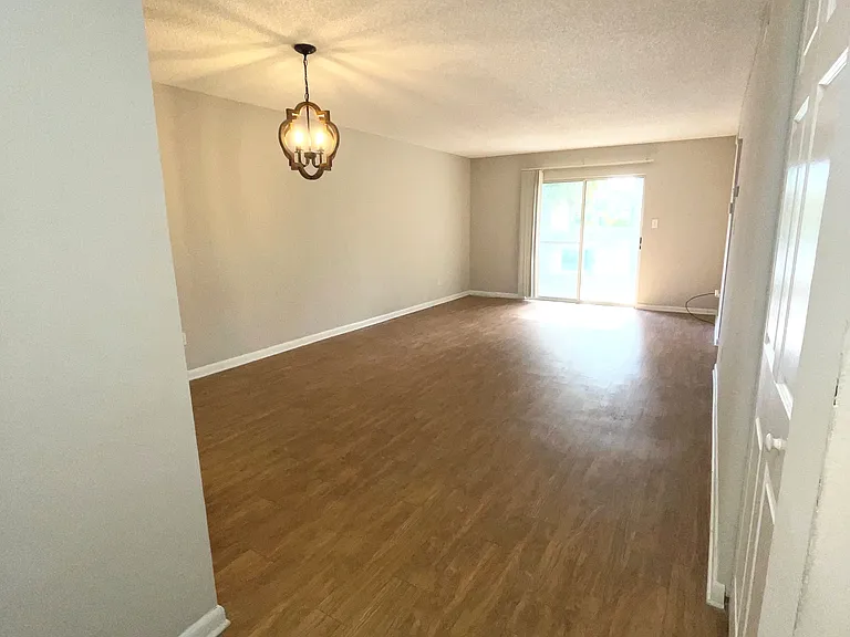 Oak Terrace Apartments — Photo 6