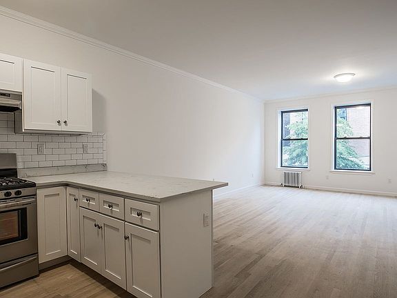 5th image of 667 Franklin Ave #1