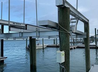 916 S Anderson Blvd #B, Topsail Beach, NC 28445