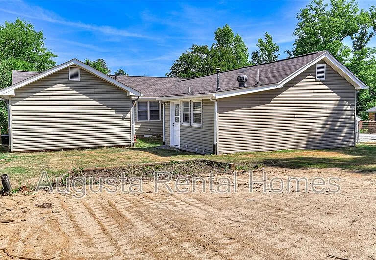 3210 York Dr — Photo 40