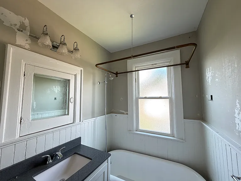 80 Dewitt St #2 — Photo 10