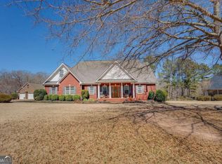 212 Willow Ridge Ln, Jackson, GA 30233