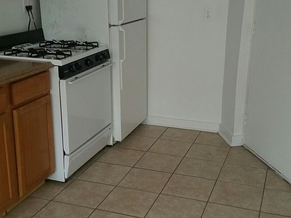 4th image of 1335 W Estes Ave APT 21