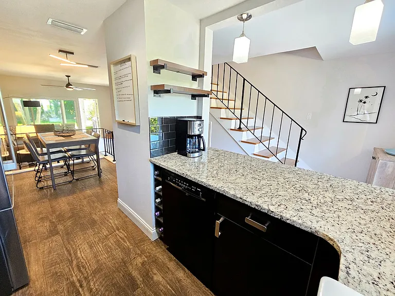 713 W Venice Ave — Photo 32