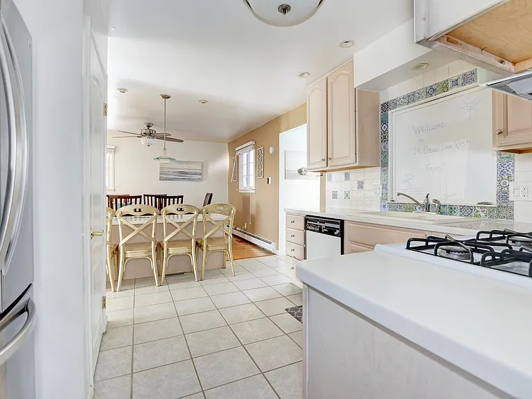 29 Ocean Dr W — Photo 14