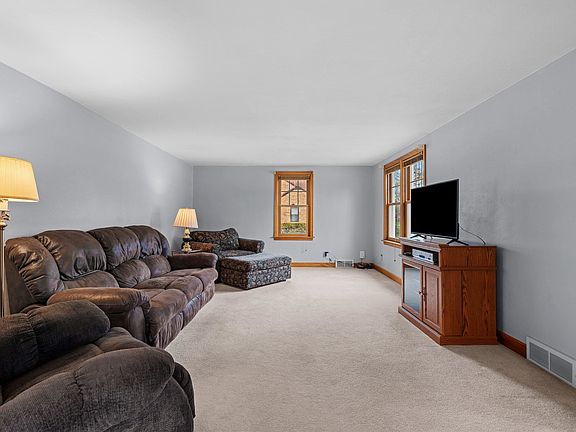 5th image of 2301 Carleton Ave