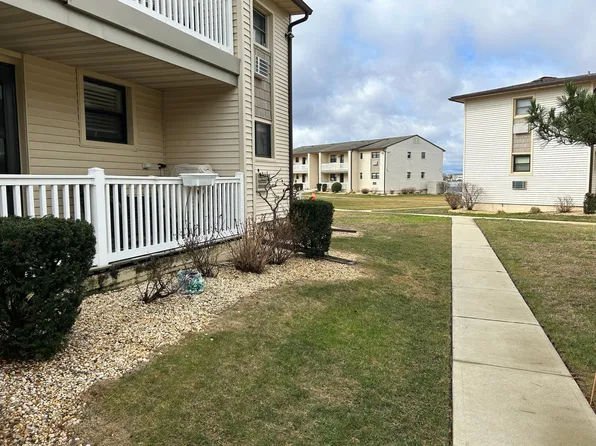 41 Wharfside Dr #41, Monmouth Beach, NJ 07750