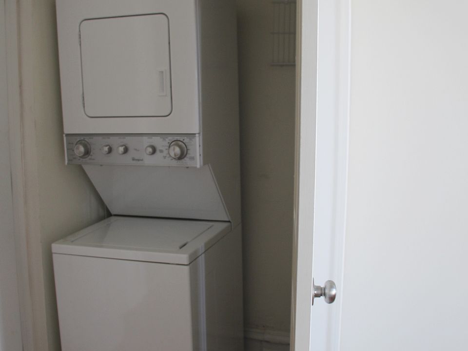 1st image of 811 N Boulevard APT 3