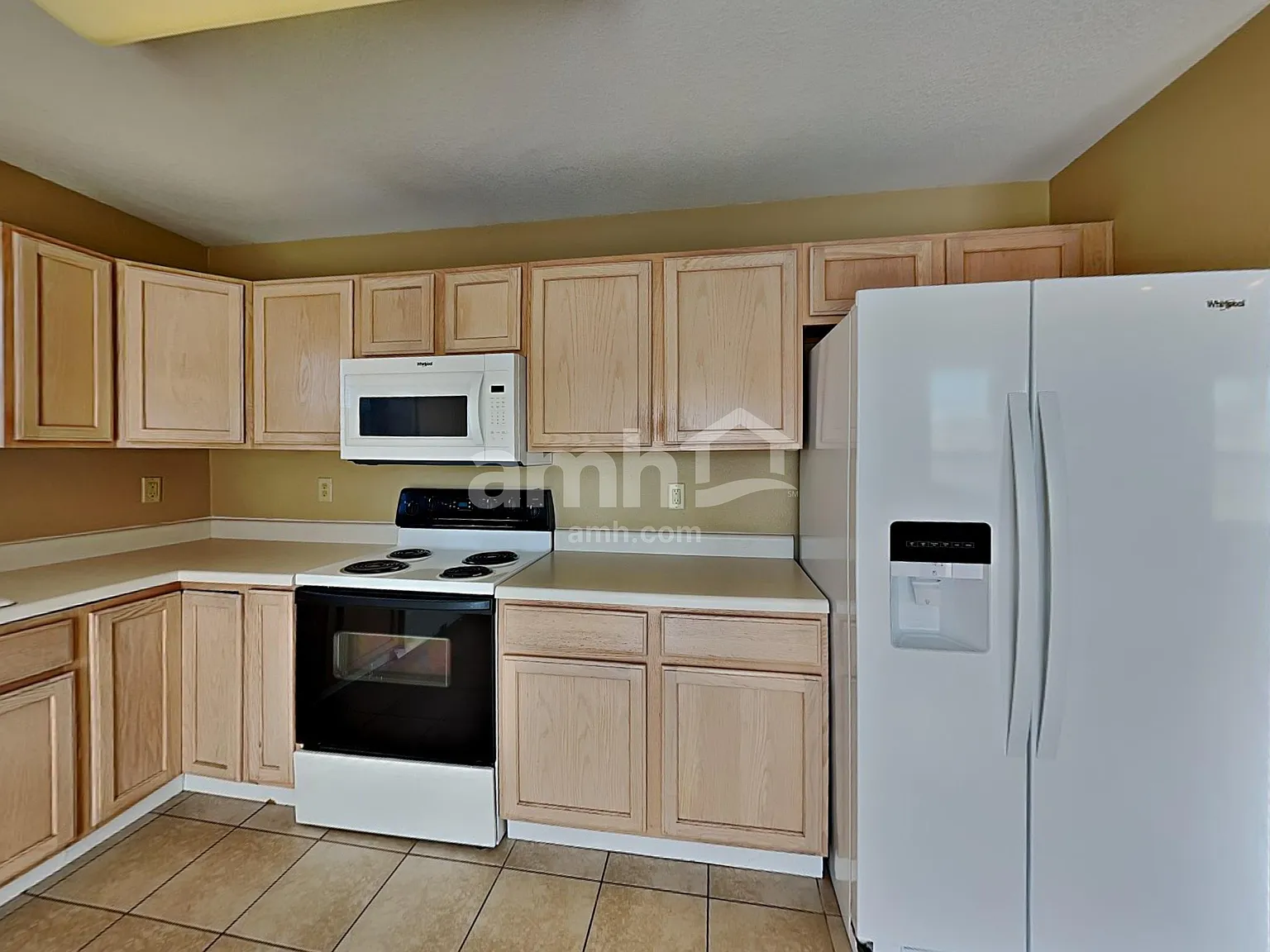 3 bed, 2.0 bath, 1385 sqft, $2,080 — Photo 3