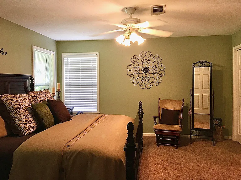 1904 Holly Hill Dr — Photo 7