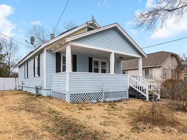 74 Kensington St, Feeding Hills, MA 01030