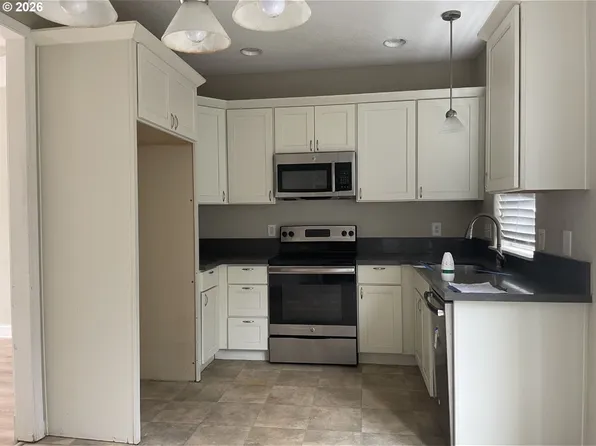 (undisclosed Address), Portland, OR 97233
