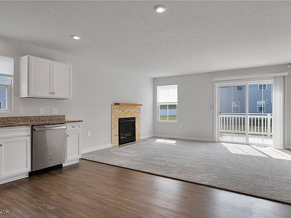 5th image of 1700 Leslie Dr