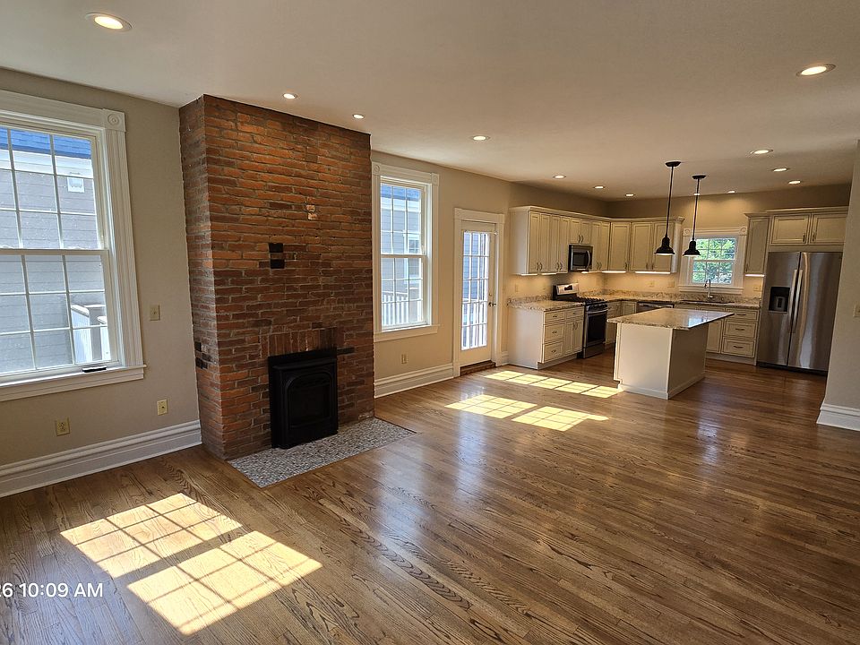 1st image of 228 3rd St #2