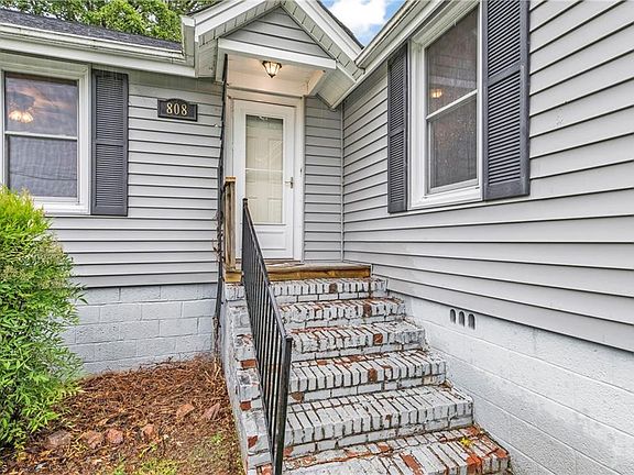3rd image of 808 Georgia Ave