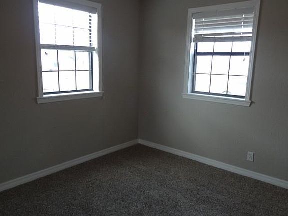 5th image of 110 Florence Dr