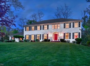 29 Walsingham Rd, Mendham, NJ 07945