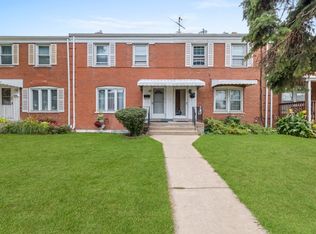 5242 W 63rd Pl, Chicago, IL 60638
