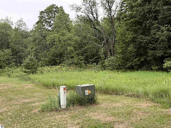 2nd image of 549 NE Kleehammer Club Dr Lot 31