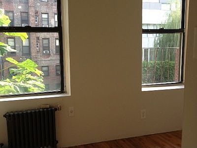 3rd image of 302 E 104th St APT 1S