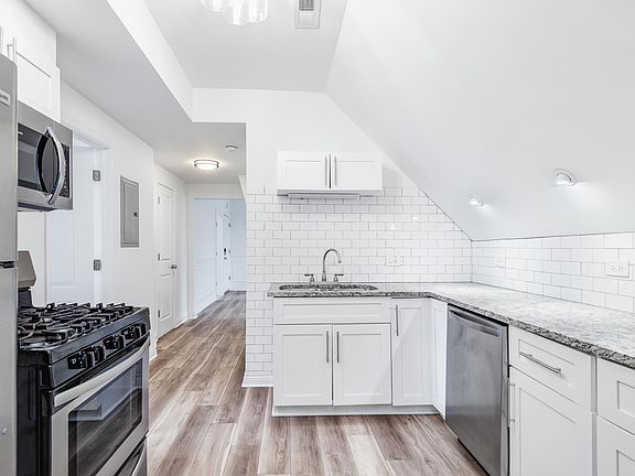 2nd image of 2634 N Lawndale Ave #3