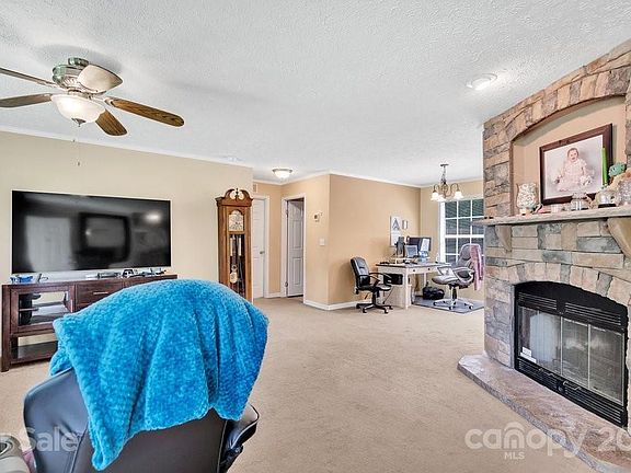 5th image of 201 Brentwood Ln