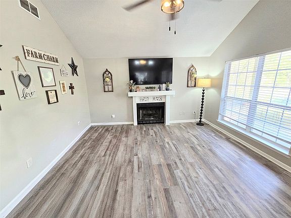 4th image of 162 Cypress Cv