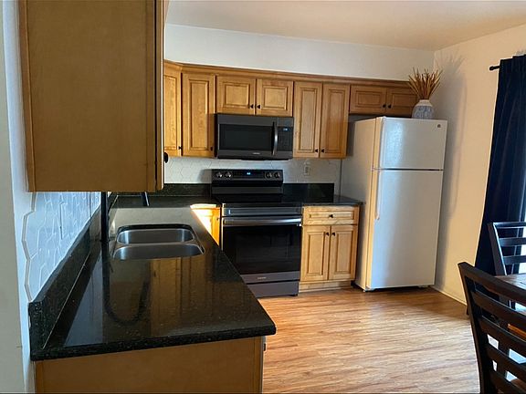 3rd image of 4807 Beach Landing Ct #4