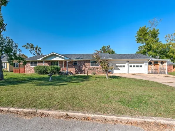 515 W Pine St, Rogers, AR 72756