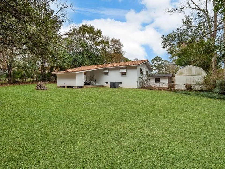 222 Westminster Dr