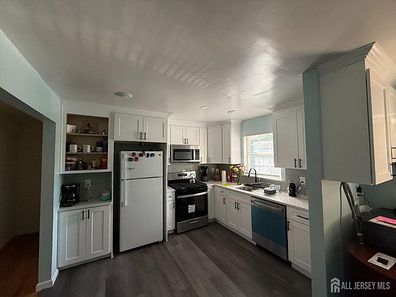 3rd image of 7513 Avenue C