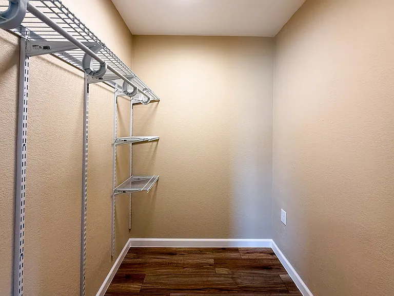 501 E 2nd Ave #6 — Photo 9