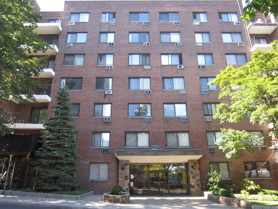 1st image of 25 Lake St APT 5D