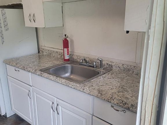 5th image of 1225 W Morton St #1