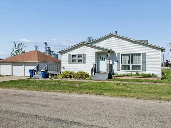 202 2nd Ave, Van Horne, IA 52346