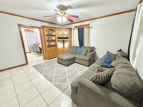 3rd image of 469 Falcon Shores Dr