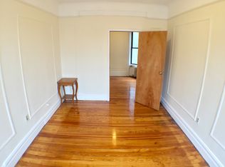 2606 18th St #12, Astoria, NY 11102
