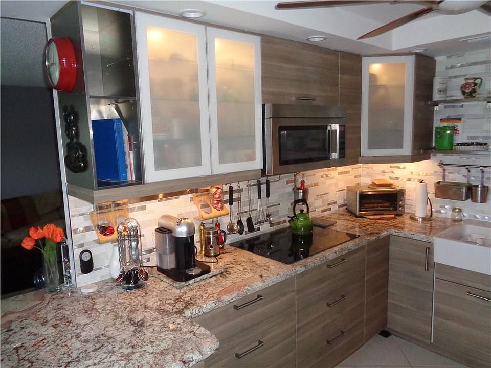 1st image of 3052 Ventnor O #3052