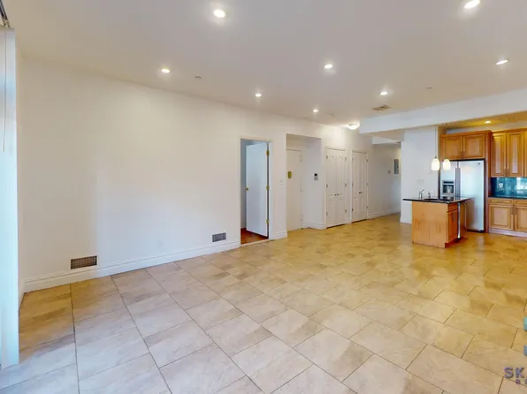 542 Brooklyn Avenue image 18 of 18