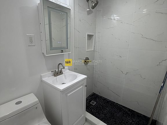 2nd image of 476 Commonwealth Ave APT 5