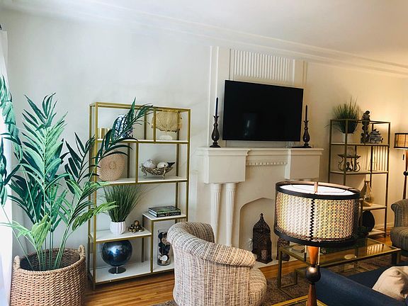 Living Room with 55 inch Smart TV and Wifi