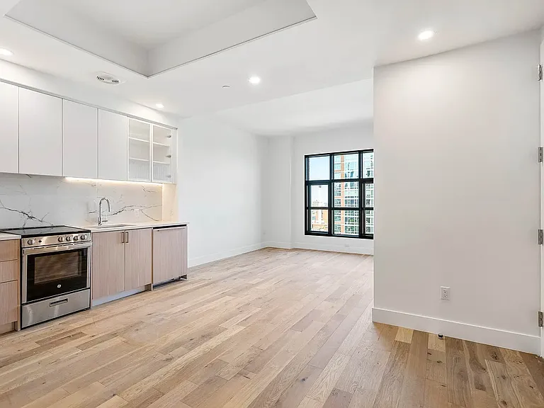 69 Adams St #23D — Photo 1